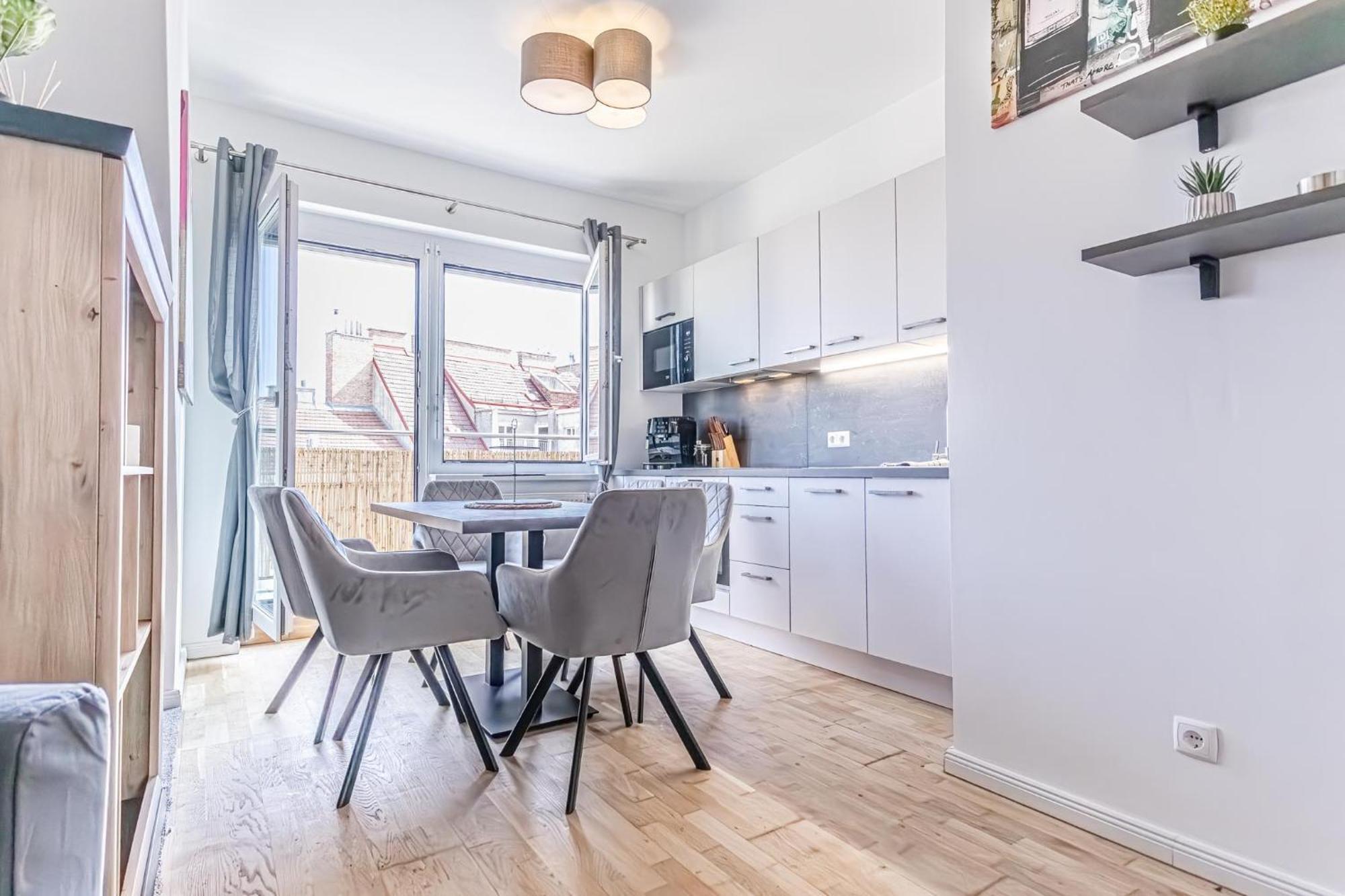 Apartment Luxury 2br And 1lr With Balcony - 9 Min To Center Wien