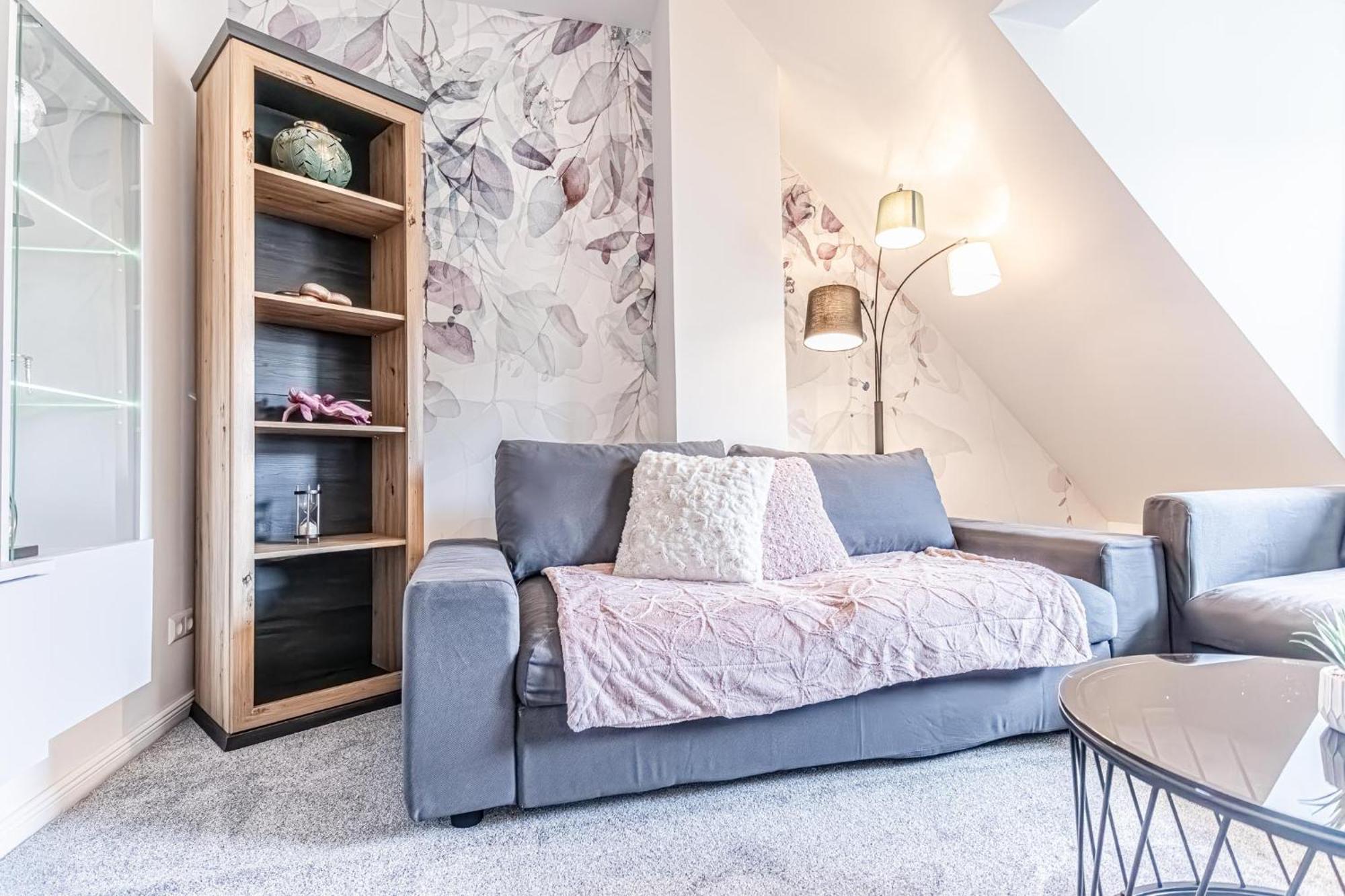 Apartment Luxury 2br And 1lr With Balcony - 9 Min To Center