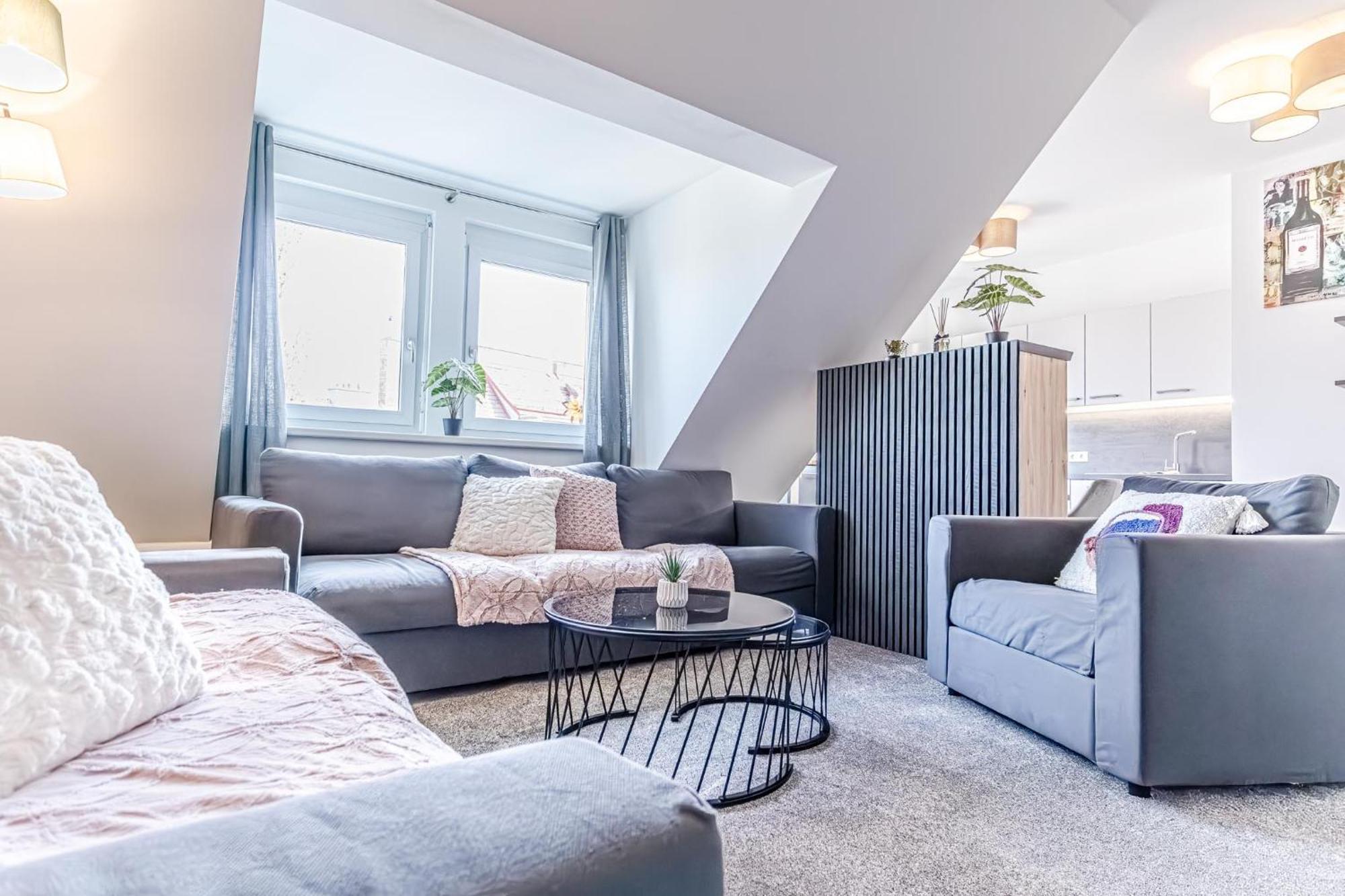 Luxury 2br And 1lr With Balcony - 9 Min To Center Wien